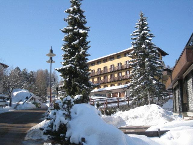 Life Hotels Des Alpes Folgaria Eksteriør bilde
